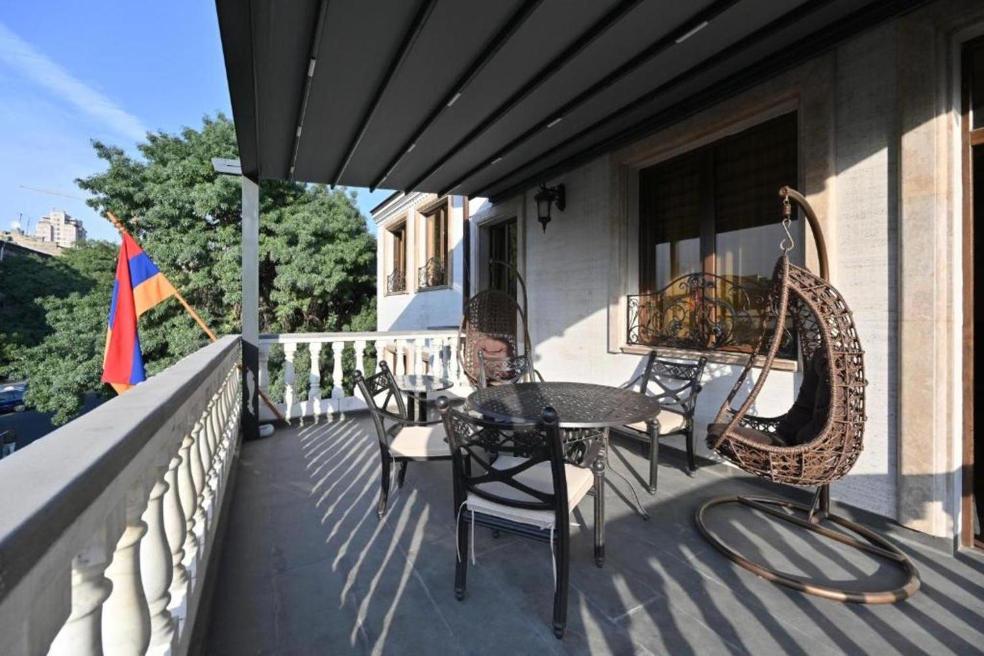 Partez Hotel เยเรวาน ภายนอก รูปภาพ