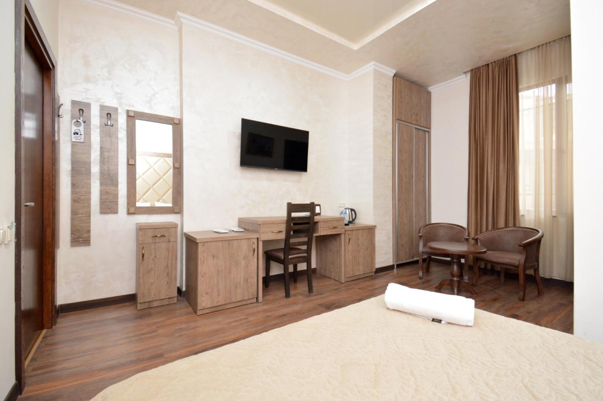 Partez Hotel เยเรวาน ภายนอก รูปภาพ