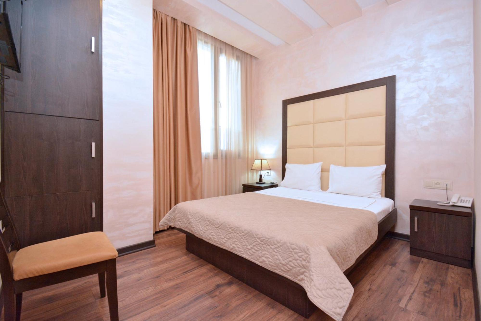 Partez Hotel เยเรวาน ภายนอก รูปภาพ