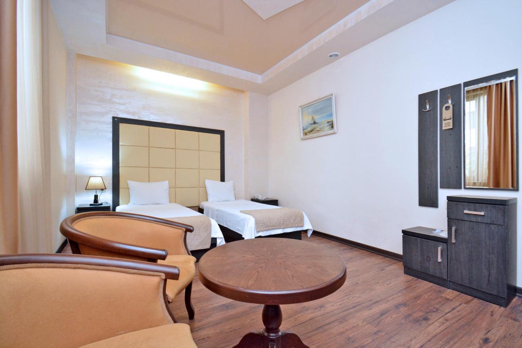 Partez Hotel เยเรวาน ภายนอก รูปภาพ