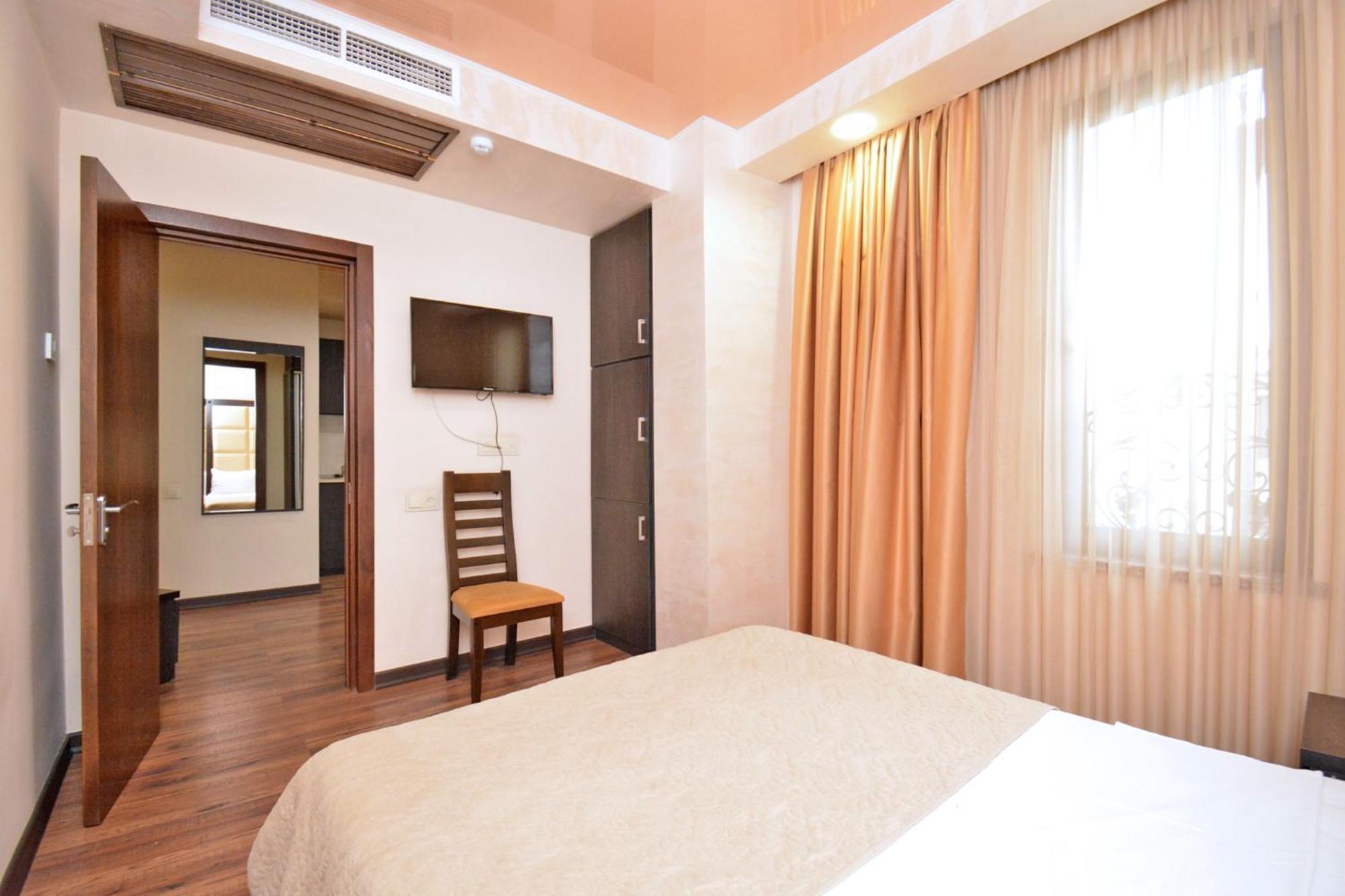 Partez Hotel เยเรวาน ภายนอก รูปภาพ